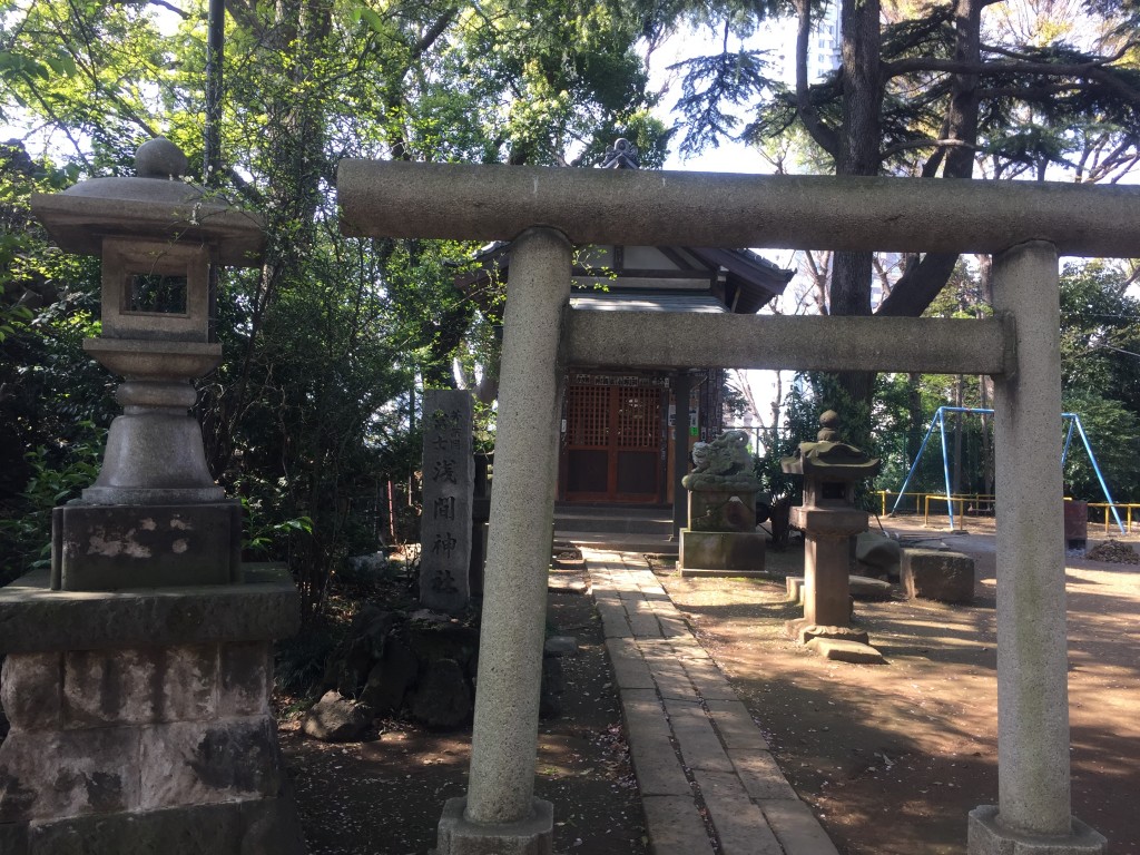 品川神社・富士塚　浅間神社／鳥居