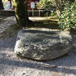 伊豆山神社 光り石